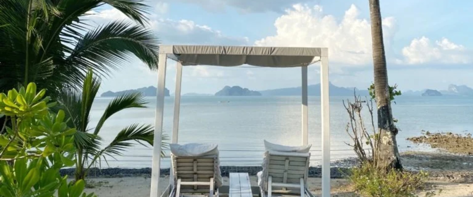 Unearthing Family-Friendly Hidden Lake Resorts: Secrets from the Locals