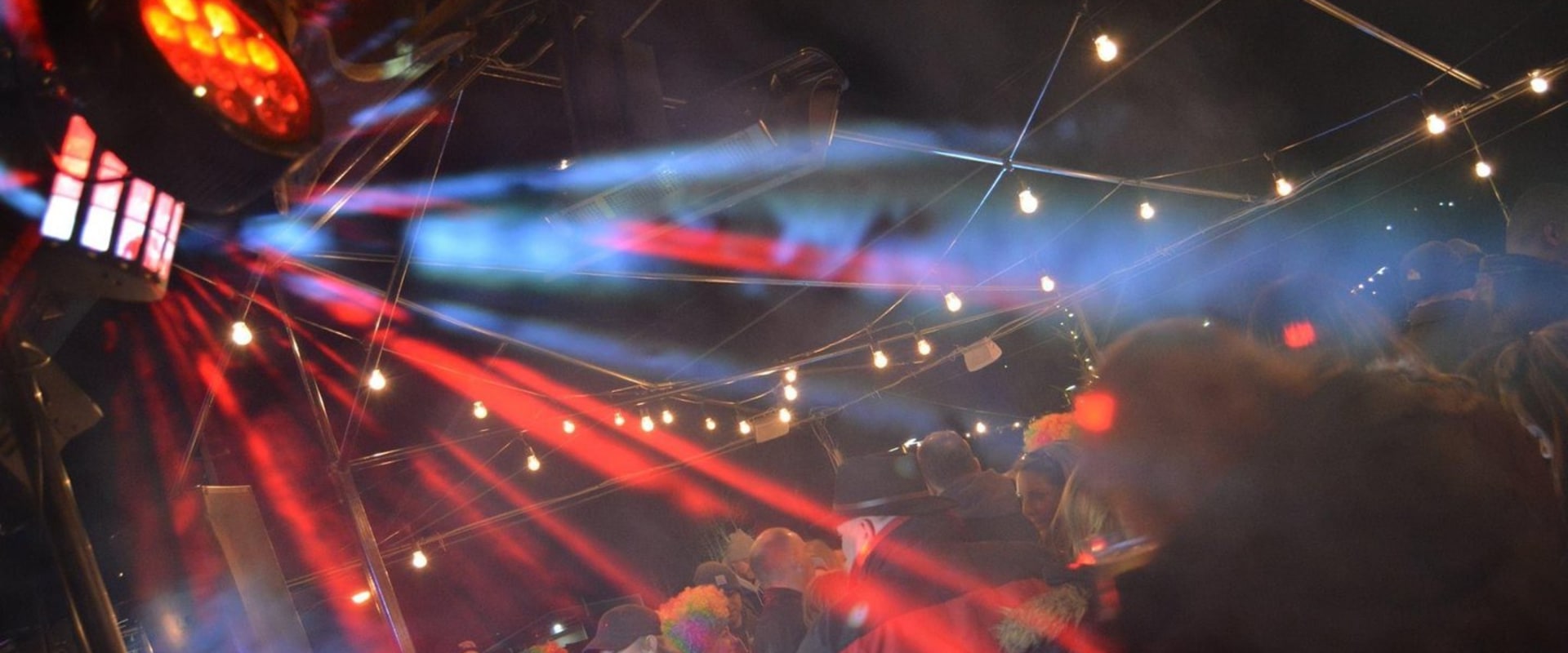 Exploring Vibrant Nightlife Activities Around Lakeside Communities